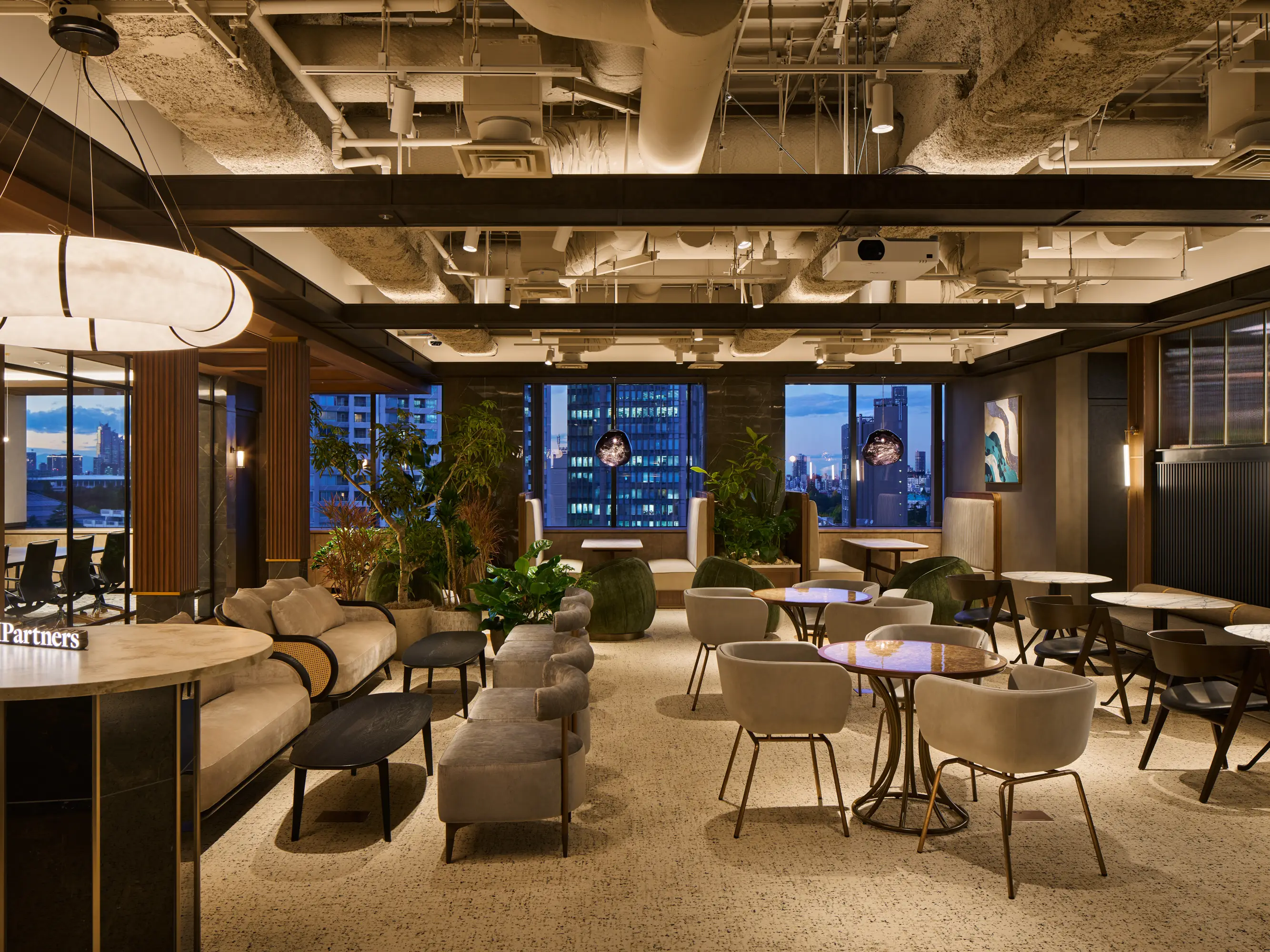 カウンターから全体引き