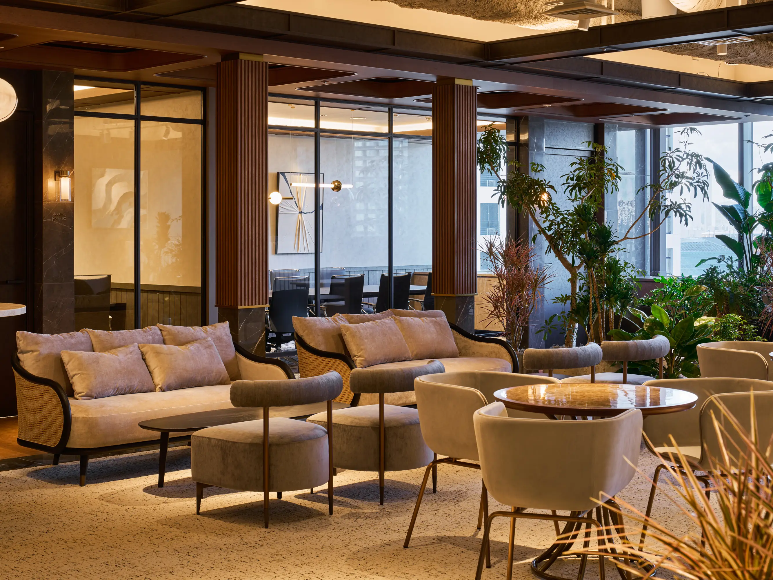 オフィス入り口から